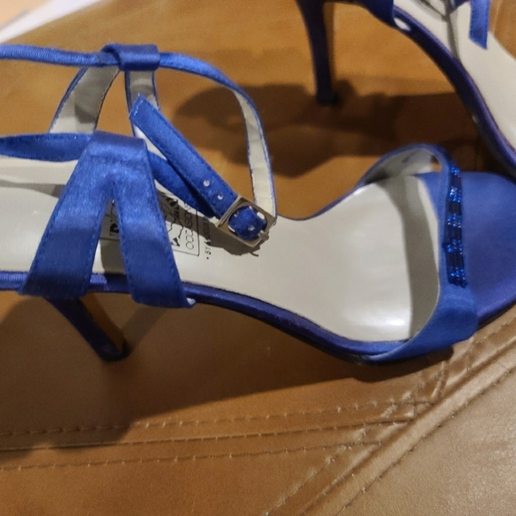 Open toe heels - Picture 2 of 2